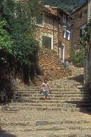 Fornalutx Treppe mit Kind