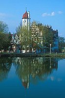 Basedow Schloss mit Spiegelung