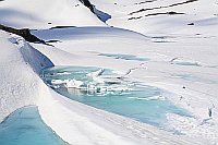 Norwegen getautes Eis im Fjell