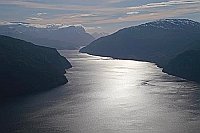 Nordfjord im Gegenlicht