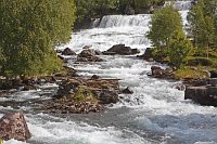 Norwegen maechtiger Wasserfall