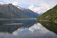 Norwegen Sorfjorden Spiegelung