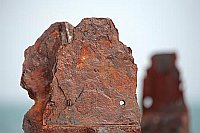 Skulptur Schrott Koepfe