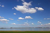 Guelper See blauer Himmel Wolk