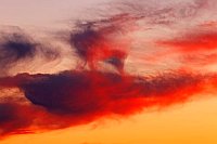 Abendhimmel roter Engel