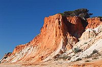 Algarve senkrechte Felskante