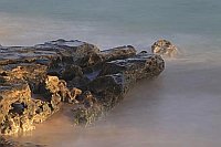 Fels im Wasser Langzeitbelicht