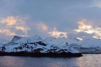 Leuchtturm im Raftsund Schneew