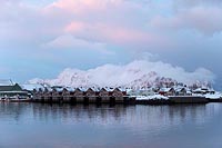 Svolvear Haeuser Abendlicht Wi