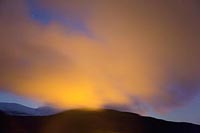 Schneewolken am Nachthimmel