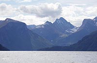 Romsdalalpen am Fjord
