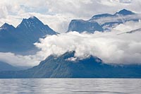 Regenwolken ueber Romsdalfjord