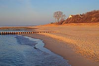 Ahrenshoop Haeuser am Strand