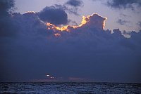 Dunkle Wolken ueber Ostsee